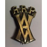 VICKERS ARMSTRONG, A.R.P., A HALLMARKED BADGE. Condition: very good
