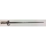 A FRENCH LABEL 1886 PATTERN BAYONET With cruciform blade, nice patina. Condition: very good