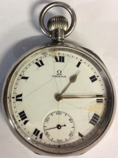 OMEGA, AN EARLY 20TH CENTURY SILVER GENT'S POCKET WATCH Having an open faced dial with subsidiary