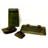 An Art Deco bakelite desk set, by Carvacraft (4)