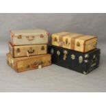 Various suitcases and packing trunks (5)