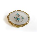 A gold mounted Chalcedony 'forget me not' brooch, 15.07g