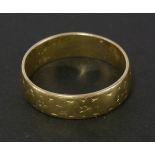 A 22ct gold wedding ring, 5.06g
