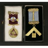 An 18ct gold Masonic jewel, presented to J Slade by the Corinthian Lodge No 1382, together with a