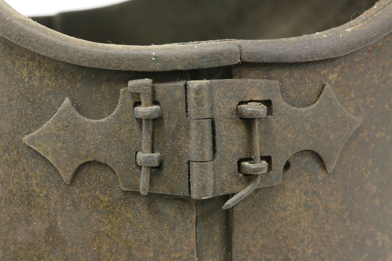A combined hinged breast and back plate,19th century, of riveted construction, joined by shoulder - Image 4 of 5