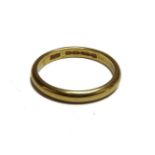 A 22ct gold wedding ring, 4.46g