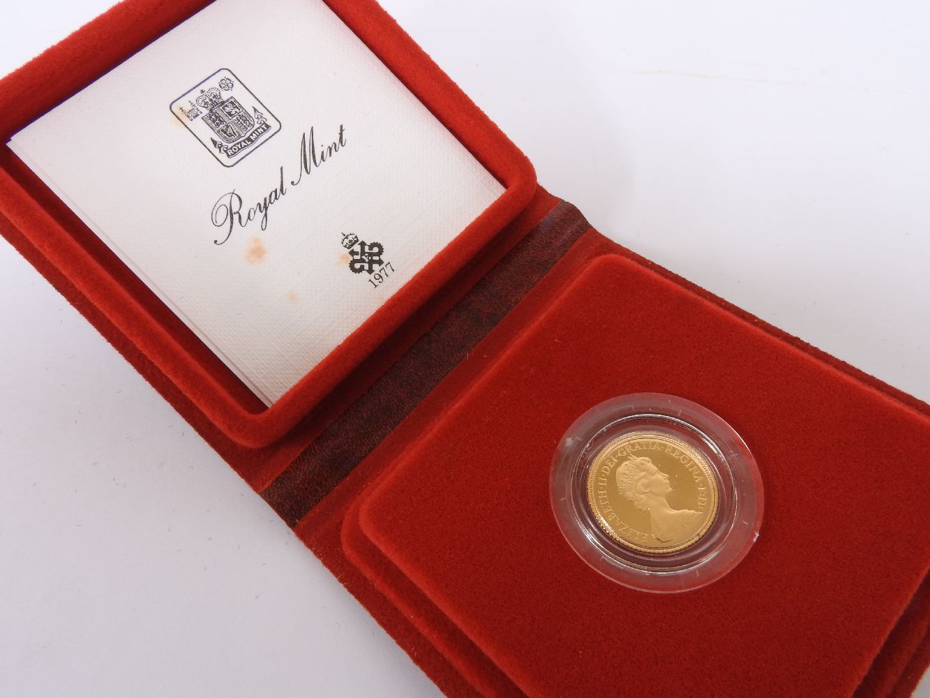 Great Britain, Elizabeth II (1952 - ), Proof Half Sovereign, 1980, complete with certificate and - Image 2 of 2