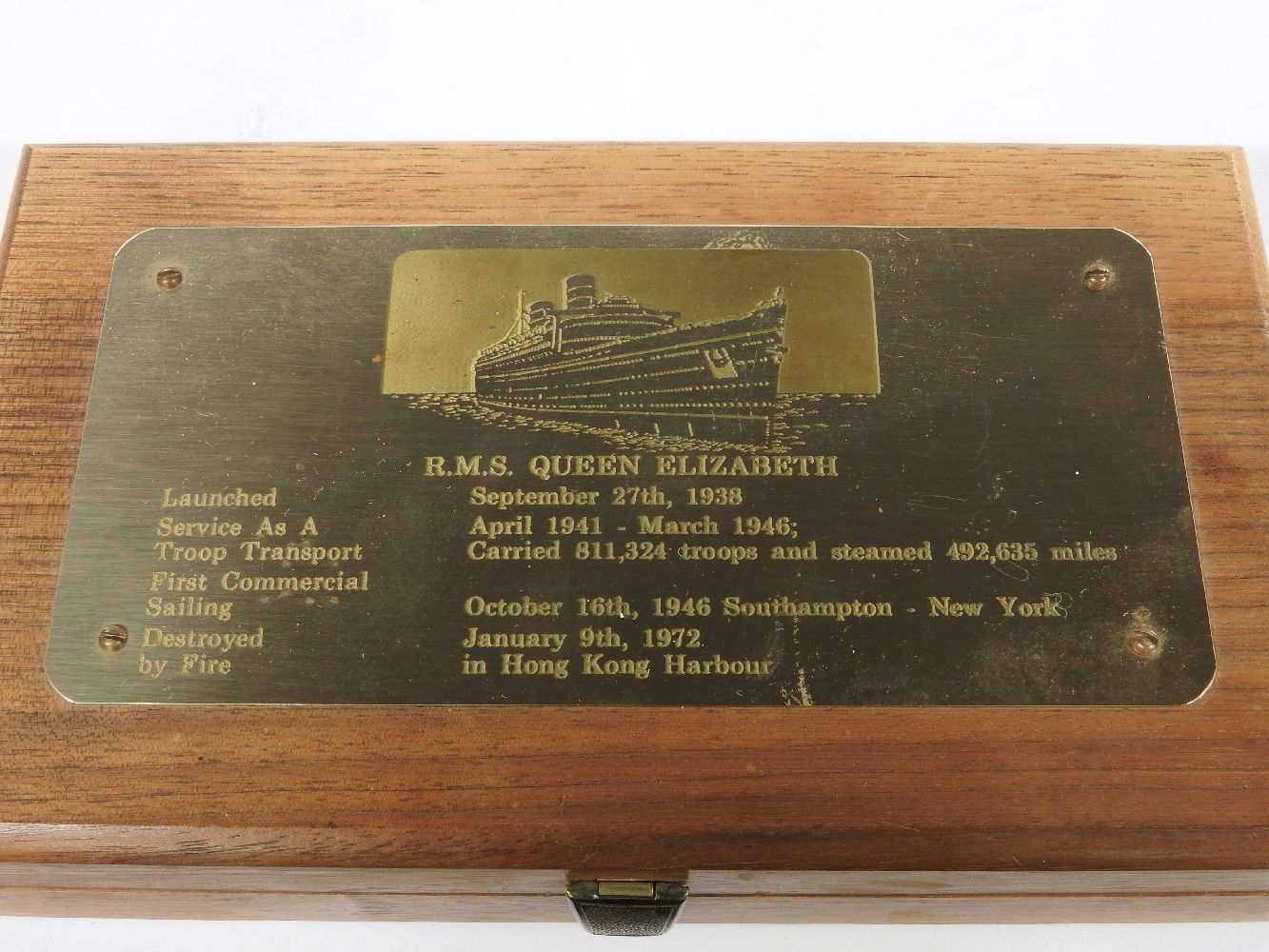 A Parker RMS Queen Elizabeth fountain pen, numbered 1560/5000, with certificate, numbered - Bild 3 aus 4