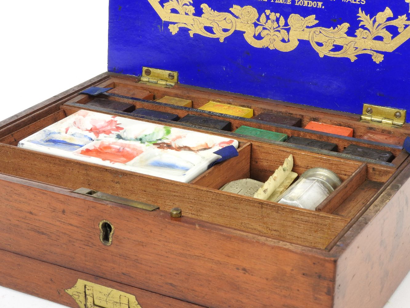 A Winsor and Newton artists box, with brass recessed handle to the drawer below, fitted with palette - Bild 2 aus 2