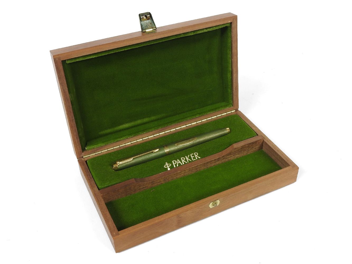 A Parker RMS Queen Elizabeth fountain pen, numbered 1560/5000, with certificate, numbered