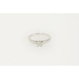 An 18ct white gold single stone diamond ring, of approximately 0.25ct2.59g