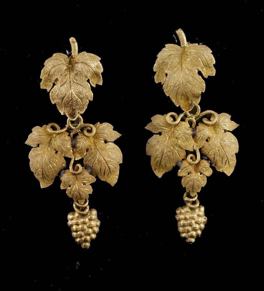 A pair of Victorian, gold vine leaf, drop earrings, c.1840-1850,naturalistic graduated vine