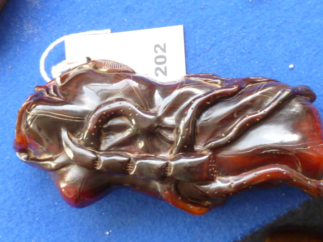 A Chinese carved horn Brush Washer modelled as a lotus leaf with a central frog, - Image 4 of 4