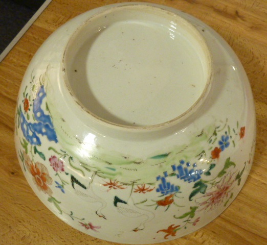 An 18th century Japanese porcelain Bowl hand decorated with cranes amongst flowers etc. - Image 5 of 5