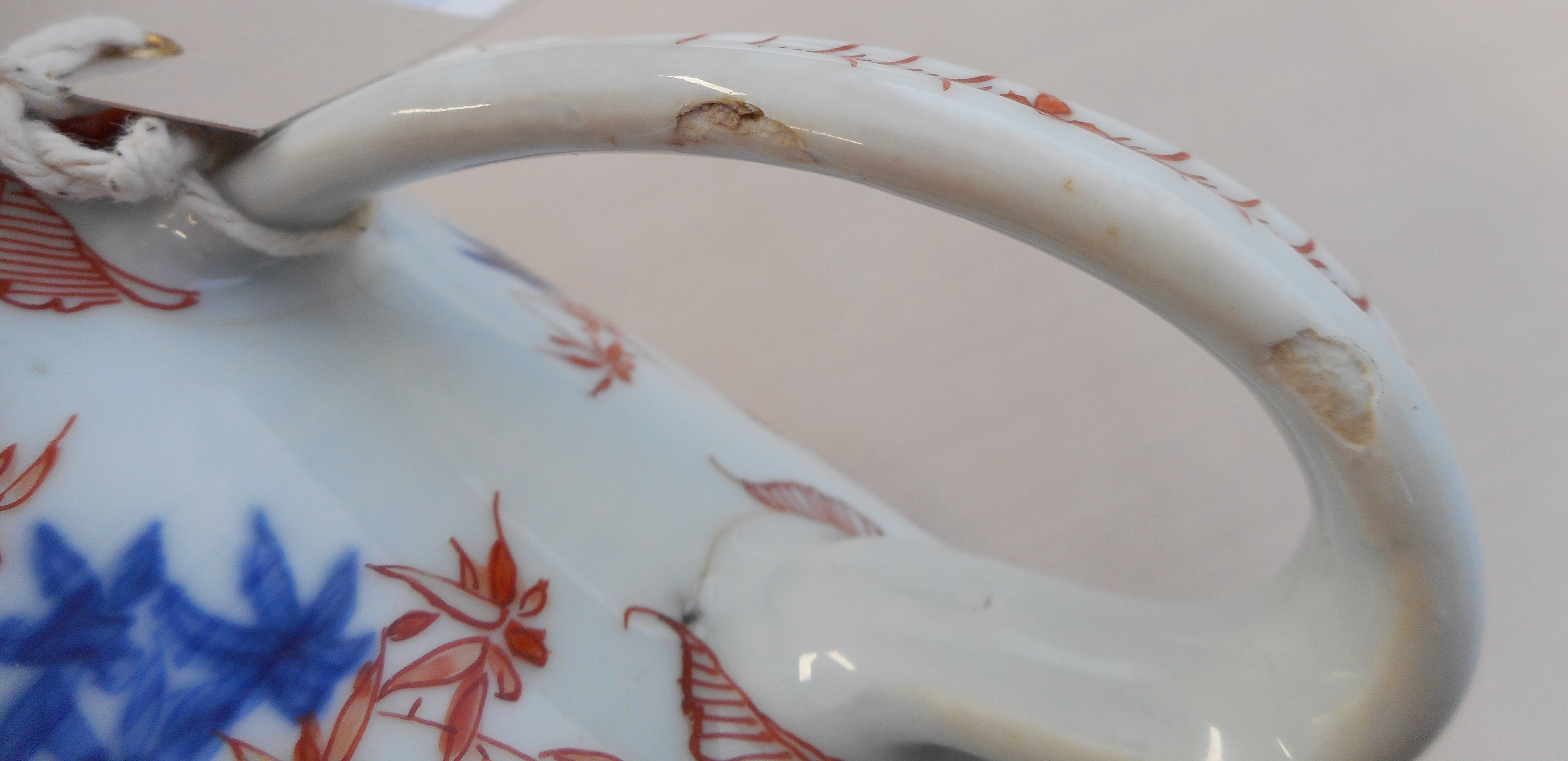 An 18th Century Chinese porcelain Tankard of cylindrical form hand decorated with birds amongst - Image 6 of 8