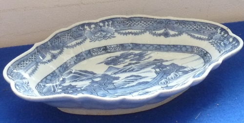 An 18th century Chinese porcelain boat-shaped Dish,