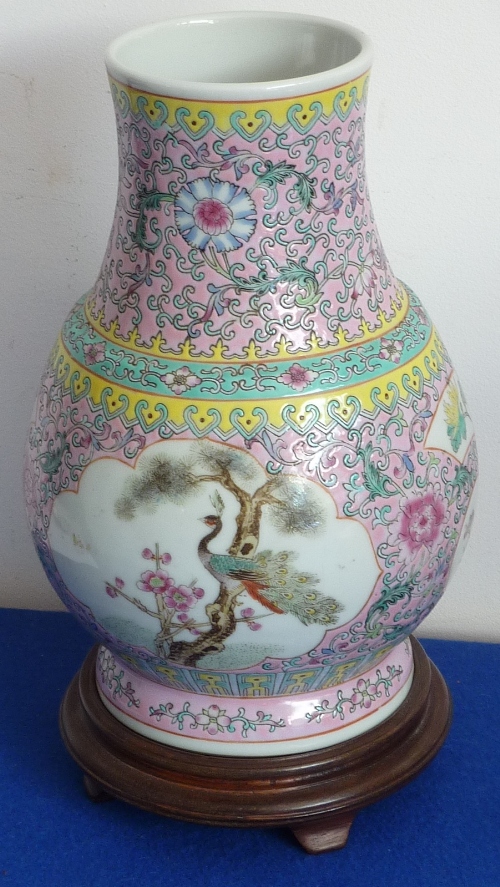 A Chinese Hu shaped porcelain Vase (modern),