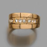 CARTIERANNEAU DIAMANTSIl porte une ligne de diamants taille brillant. Monture en or jaune 18K à