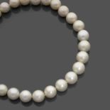 IMPORTANT COLLIER PERLES DE CULTURE Il est composé de vingt-sept perles de culture des Mers du Sud
