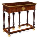 TABLE DE CHANGEUR D'ÉPOQUE LOUIS XIVDe forme rectangulaire en placage de bois de violette et de