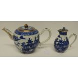 A Chinese export blue and white jug and cover painted with figure on a bridge and pagodas, 14cms