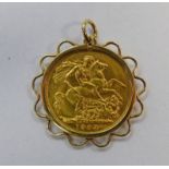 1904 SOVEREIGN IN 9CT PENDANT HOLDER