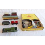 HORNBY DUBLO 3-RAIL 0-6-2T LNER GREEN 9569 LOCOMOTIVE TOGETHER WITH CARRIAGE SEVERAL ITEMS OF