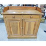 EARLY 20TH CENTURY PINE DRESSER WITH 2 DRAWERS OVER 2 PANEL DOORS ON A PLINTH BASE