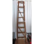 WOODEN STEP LADDER WITH 8 STEPS