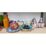 SELECTION OF ORIENTAL PORCELAIN TO INCLUDE TEAPOTS, LIDDED VASES,