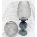 ART NOUVEAU OIL LAMP WITH FLORAL DECORATED PORCELAIN BASE AND DECORATIVE GLASS SHADE