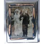 WHITE METAL PICTURE FRAME