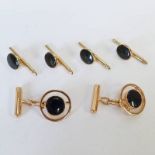 PAIR OF CUFFLINK'S AND 4 BUTTONS SET WITH ONYX MARKED 14K