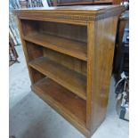 EARLY 20TH CENTURY OAK OPEN BOOKCASE