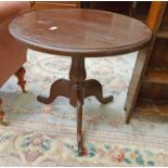 MAHOGANY CIRCULAR TABLE WITH TURNED COLUMN & SPREADING SUPPORTS