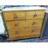 PINE CHEST OF DRAWERS WITH 2 SHORT OVER 2 LONG DRAWERS Condition Report: bottom