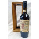 1 BOTTLE OF HIGHLAND PARK 15 YEAR OLD SINGLE MALT WHISKY, EARL MAGNUS BOTTLING IN WOODEN FRAME.