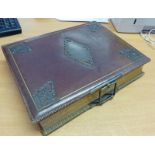 EARLY 20TH CENTURY LEATHER BOUND PHOTOGRAPH ALBUM