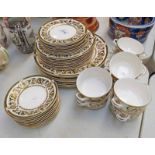 ROYAL WORCESTER DINNER WARE WITH WINDSOR PATTERN