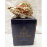 ROYAL CROWN DERBY IMARI PAPERWEIGHT ASHBOURNE HEDGEHOG COMPLETE WITH BOX AND CERTIFICATE