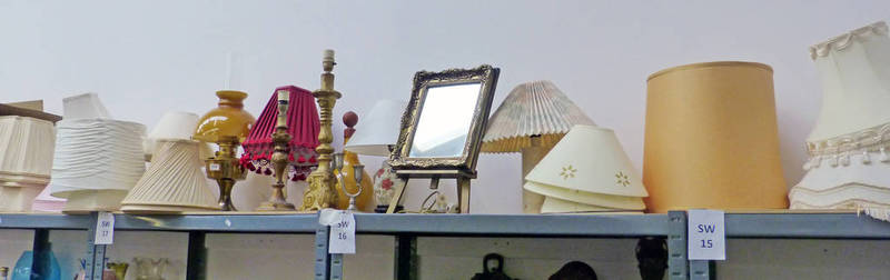 VARIOUS TABLE LAMPS, EASEL,