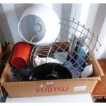 BOX OF VARIOUS HOUSEHOLD ITEMS INCLUDING FRUIT BOW,