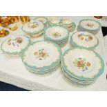 MID 20TH CENTURY ROYAL DOULTON 'KINGSWOOD' 12 PLACE DINNER SERVICE WITH FLORAL CENTRE TO PLATES