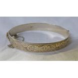 SILVER BANGLE WITH ENGRAVED FRONT