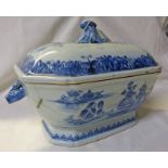 CHINESE BLUE & WHITE LIDDED TUREEN WITH TWIN HANDLES DECORATED WITH LANDSCAPE SCENES,