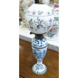 19TH CENTURY MEISSEN STYLE PORCELAIN BLUE & WHITE ONION PATTERN OIL LAMP WITH WHITE GLASS SHADE -