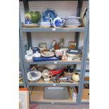4 SHELVES OF PORCELAIN TO INCLUDE MOTTOWARE WEDGWOOD,