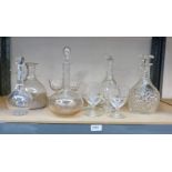 VARIOUS ITEMS OF 20TH CENTURY GLASSWARE TO INCLUDE DECANTERS ETC.