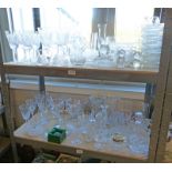 SELECTION OF VARIOUS CRYSTAL & GLASS INCLUDING WINE GLASSES, VASES,