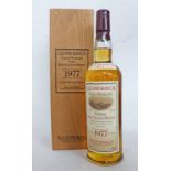 1 BOTTLE GLENMORANGIE 21 YEAR OLD SINGLE MALT WHISKY, DISTILLED 1977 - 70 CL,